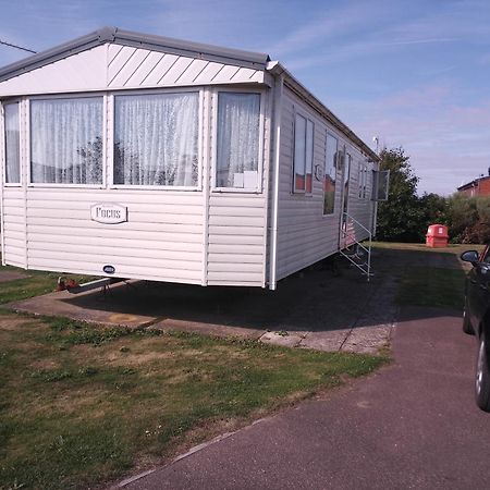 Cozy Camber Caravan 3 Bedroom Retreat With Decking Rye Exterior foto