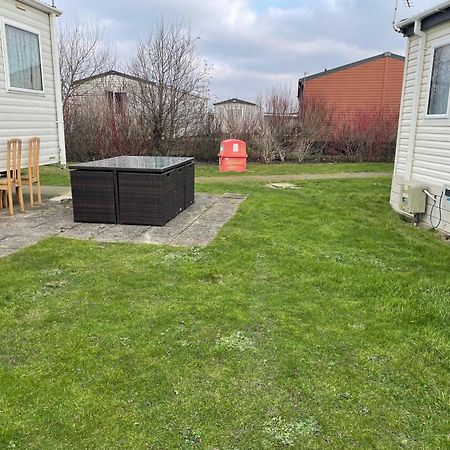 Cozy Camber Caravan 3 Bedroom Retreat With Decking Rye Exterior foto