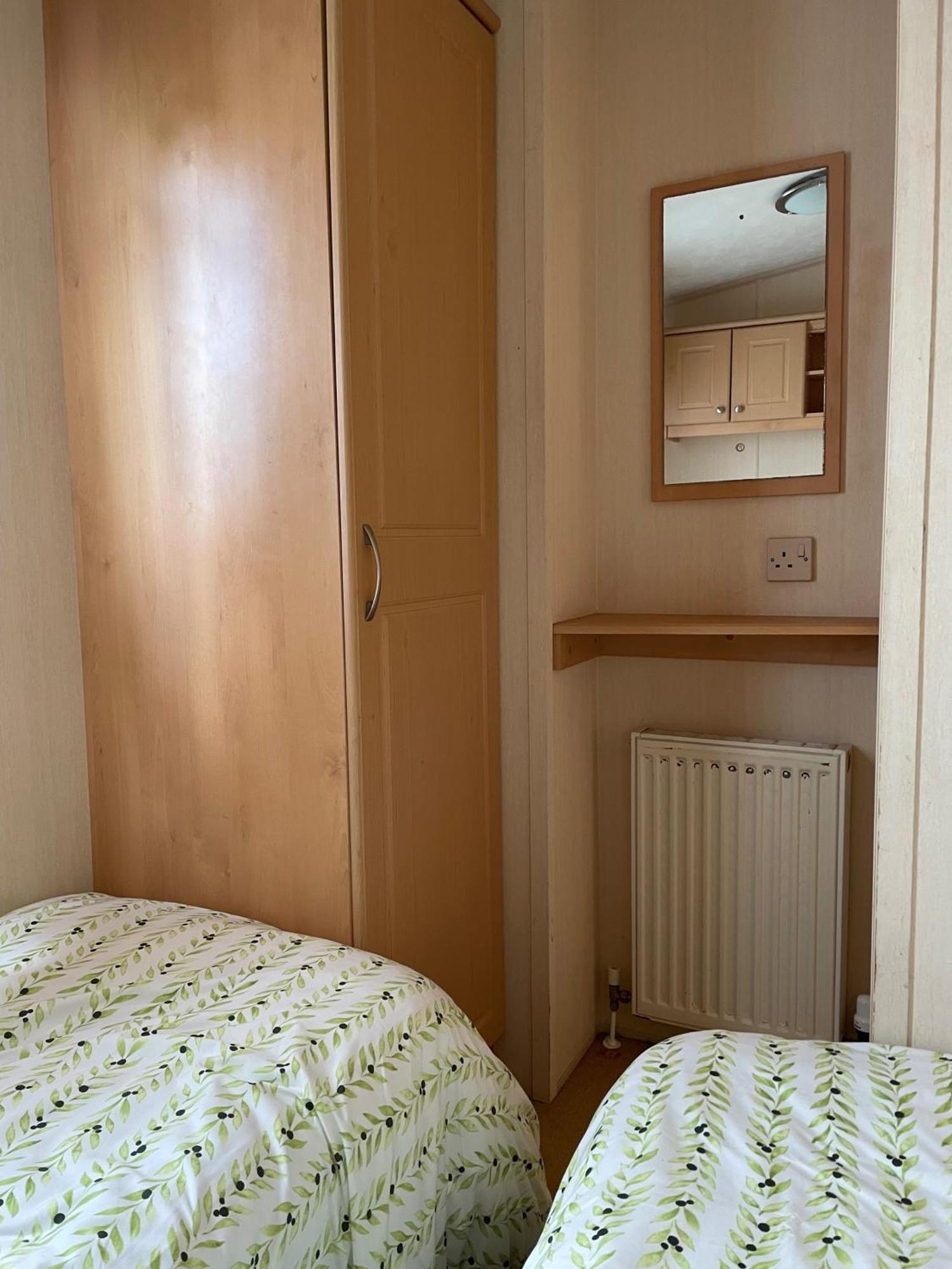 Cozy Camber Caravan 3 Bedroom Retreat With Decking Rye Exterior foto