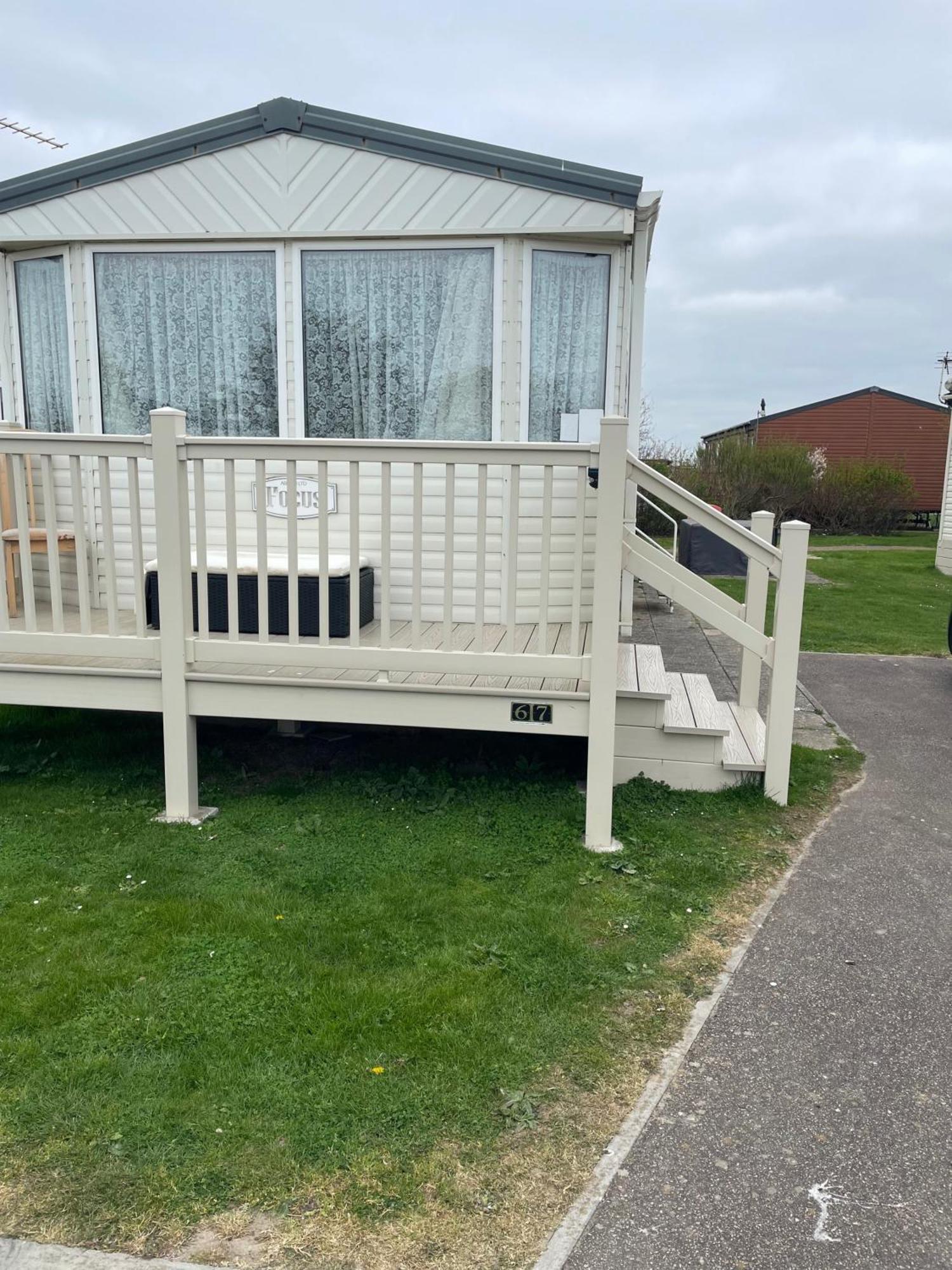 Cozy Camber Caravan 3 Bedroom Retreat With Decking Rye Exterior foto